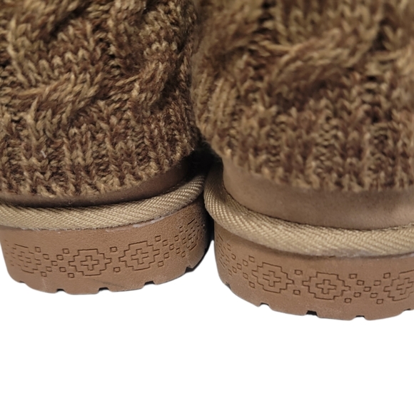 NWT Muk Luks Booties Size 9 - Picture 4 of 8